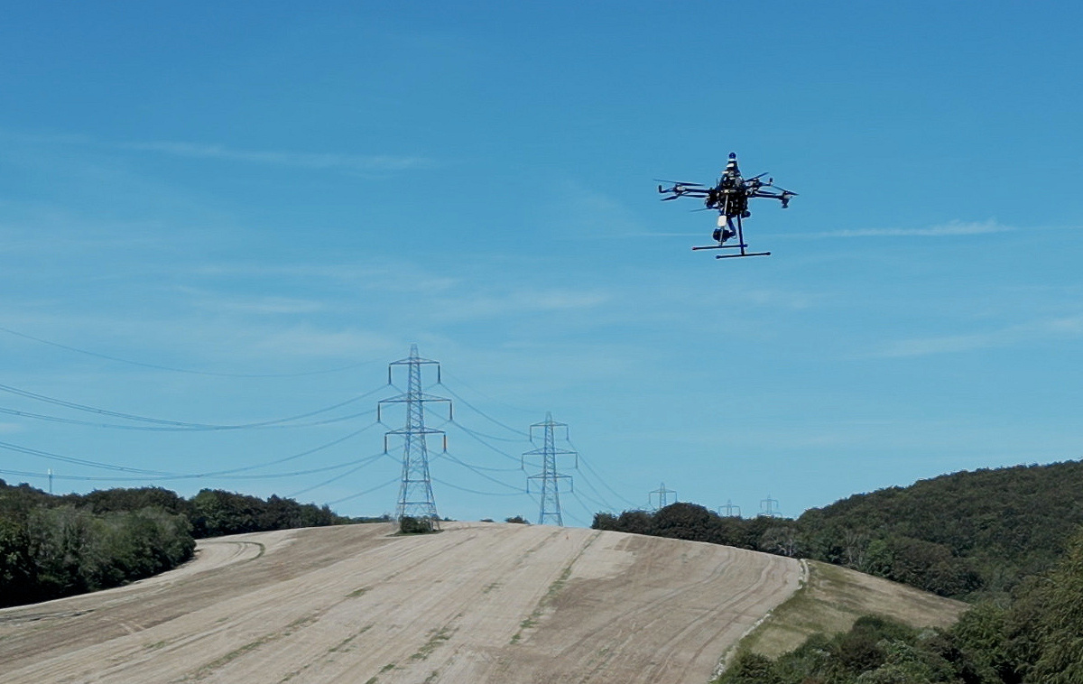 BT conecta los cielos con la primera SIM para drones del Reino Unido