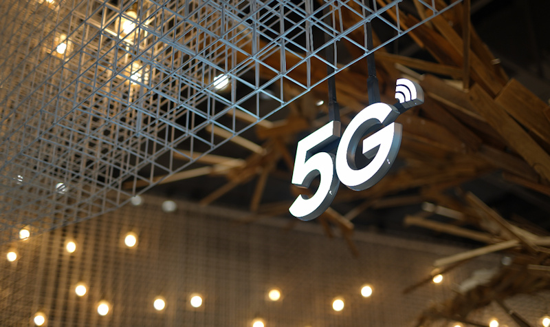 Telefónica, Ericsson y Qualcomm presentan en el MWC 2023 la primera red comercial móvil 5G en la banda milimétrica de 26GHz en España