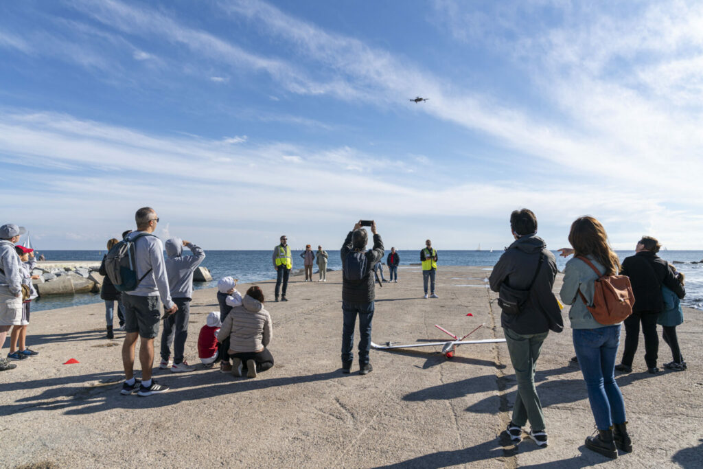 El uso de drones permitirá mejorar la gestión de las playas y realizar controles de aforo