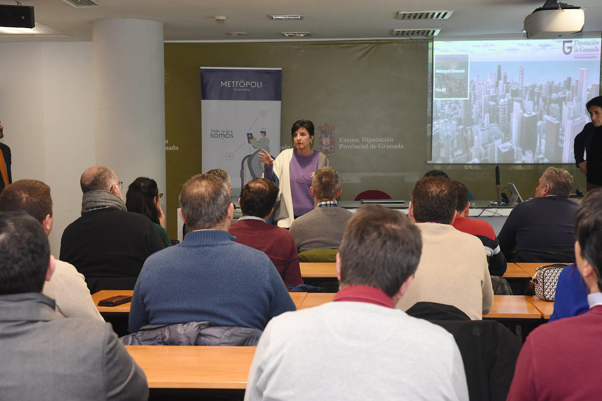 La Diputación de Granada inicia el despliegue tecnológico para la gestión inteligente de movilidad y calidad ambiental de los municipios del área metropolitana