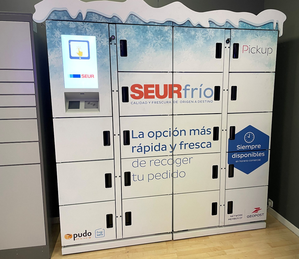SEUR estrena un locker en Madrid con tecnología IoT para la recogida de productos a temperatura controlada