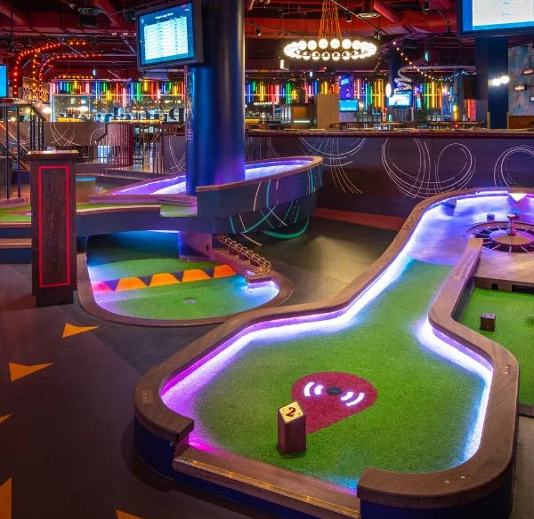 Puttshack revoluciona el minigolf con bolas inteligentes basadas en el SoC nRF54L15 de Nordic Semiconductor