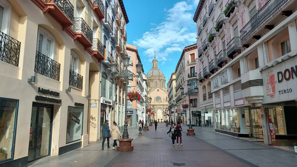 Transformando los paseos comerciales de Zaragoza: Medición de afluencia y ruido en la era digital
