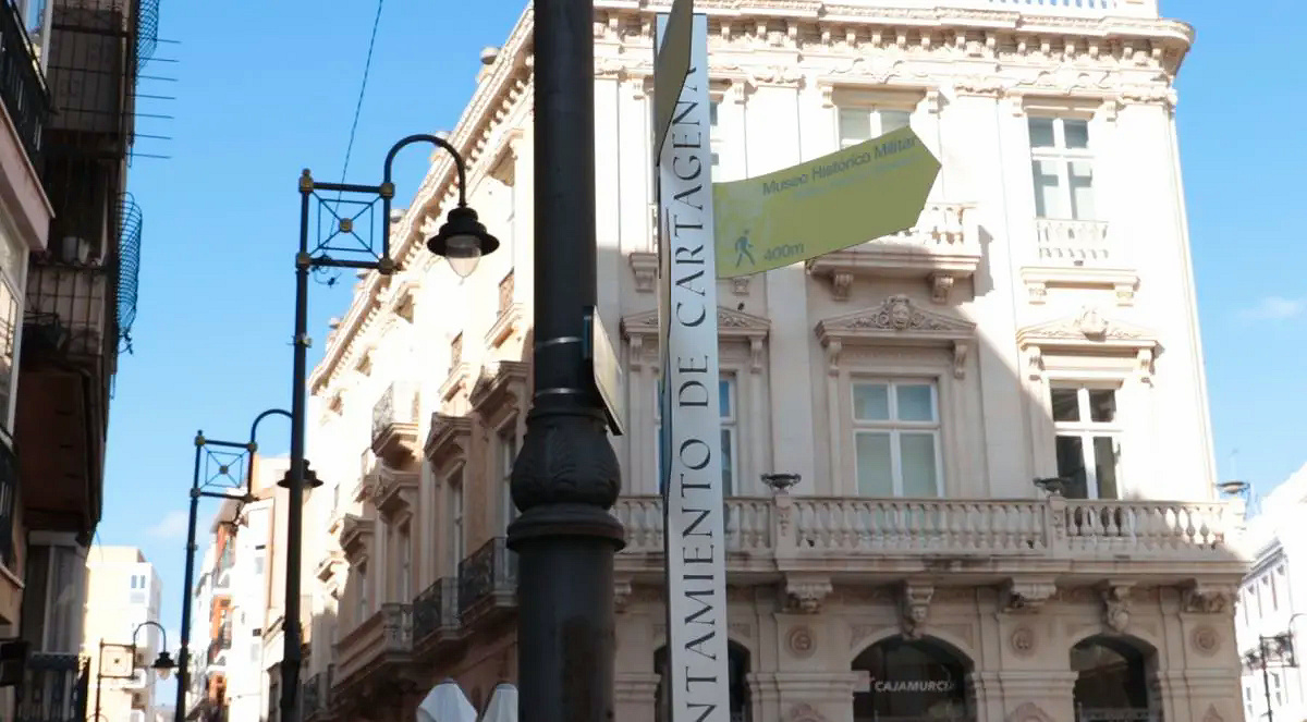 Farolas inteligentes en la ciudad de Cartagena para medir la calidad del aire y el ruido