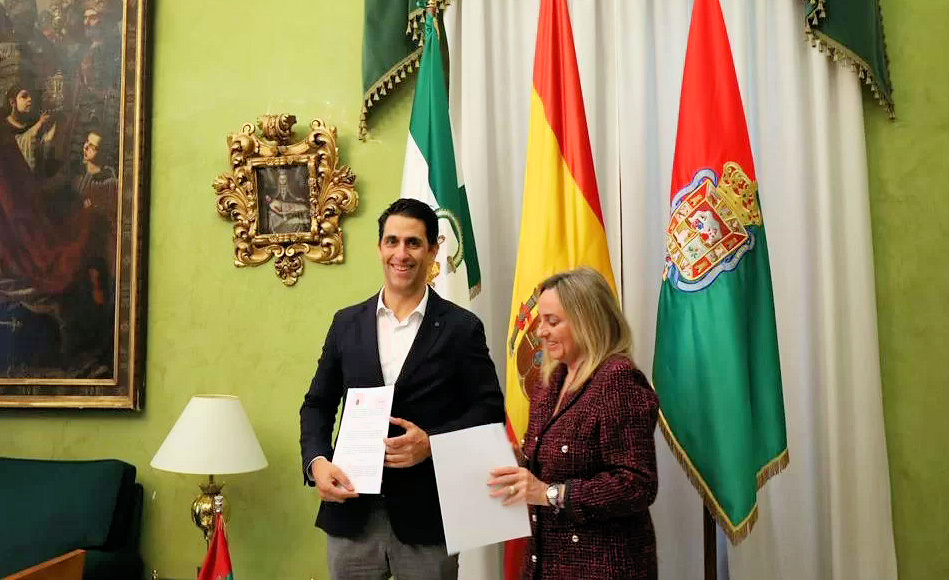 El Ayuntamiento de Granada y la tecnológica Innovasur firman un convenio de colaboración para impulsar un nuevo modelo de ciudad más inteligente