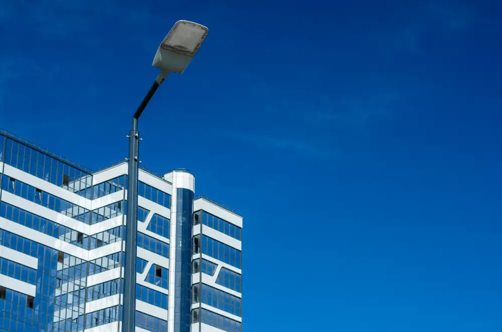 La base instalada de farolas inteligentes está en camino de superar los 100 millones antes de que termine la década